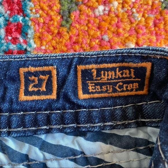 Rock Revival Lynkai Rhinestone Cropped Jeans - Picture 9 of 13